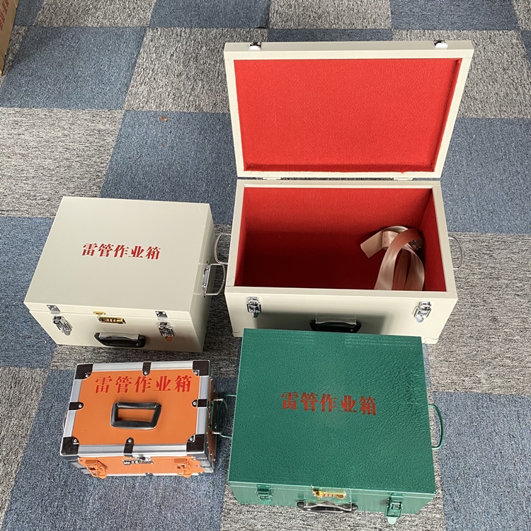 东平爆破工程作业箱如何选择？玻璃钢与传统材质的全面对比